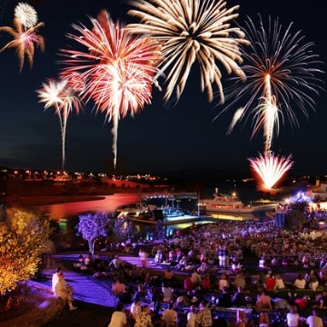 Lake Las Vegas Fireworks on 4th of July | Vegas4Locals.com