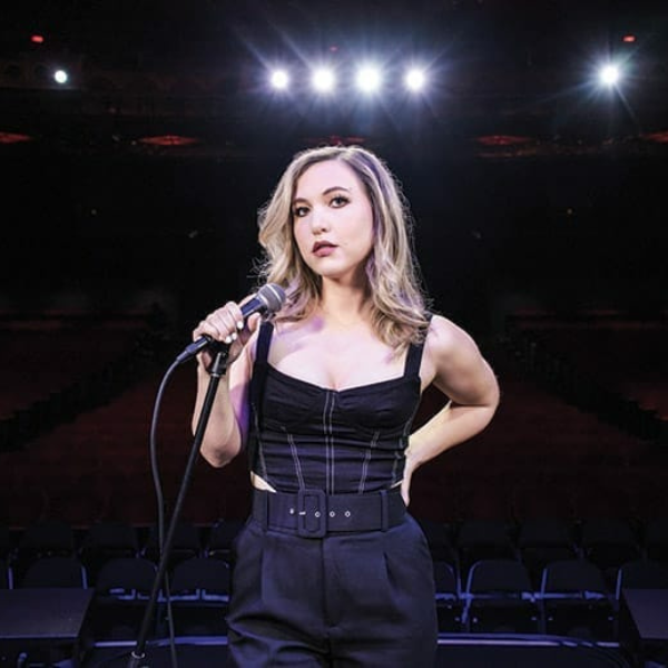 Taylor Tomlinson Live Comedy Show in Las Vegas Willow Manor