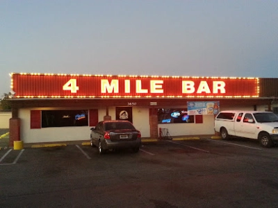 This is an outside photo of the 4 Mile Bar on Boulder Highway in Las Vegas